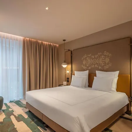 Swissôtel Hotel 5*